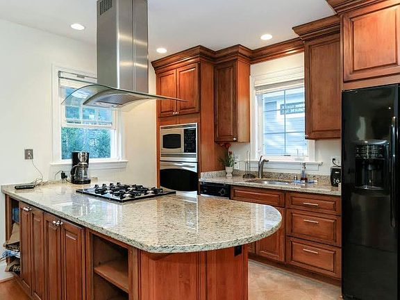 5th image of 1034 N Edgewood St #2