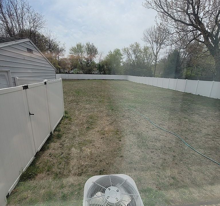 2nd image of 6043 Greenacre Rd
