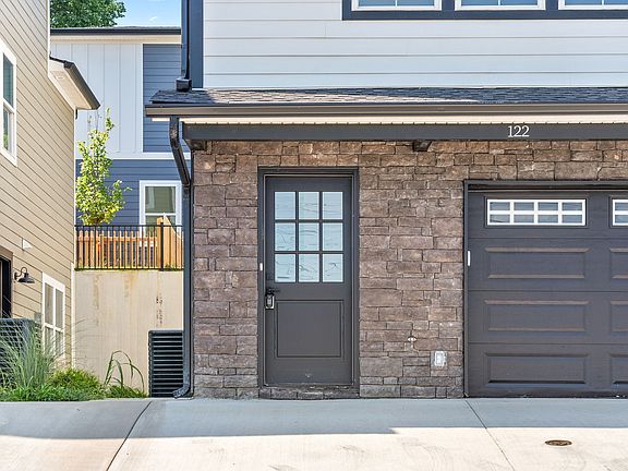 4th image of 122 Blackman St