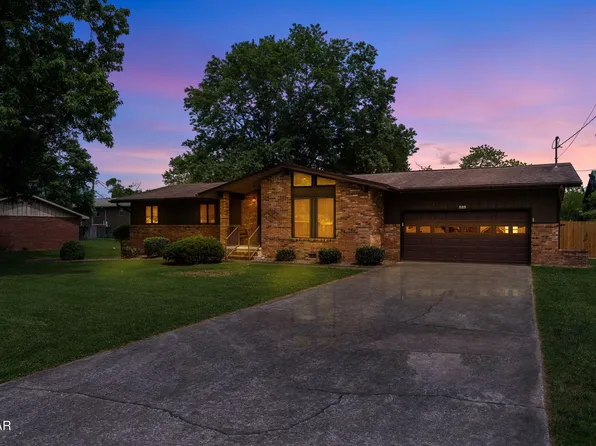 525 S Asbury Dr, Pigeon Forge, TN 37863