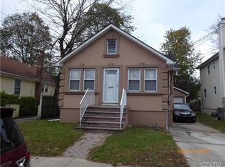 1055 Harrison St, Uniondale, NY 11553