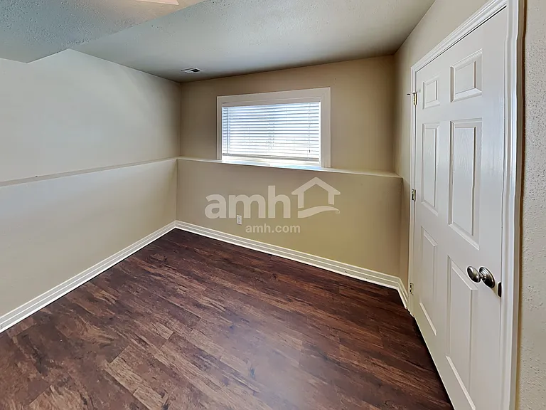 482 W 465 S — Photo 15