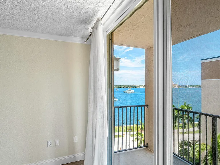 1801 N Flagler Dr #835 — Photo 14