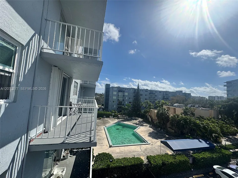 1470 NE 125th Ter #407