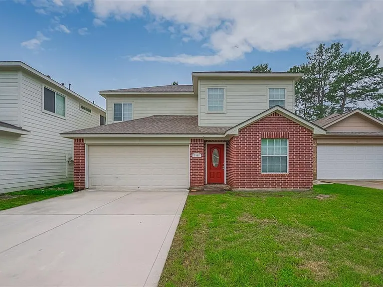 5009 Willow Point Dr — Photo 1