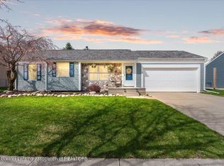 2423 Artisan Dr, Lansing, MI 48910