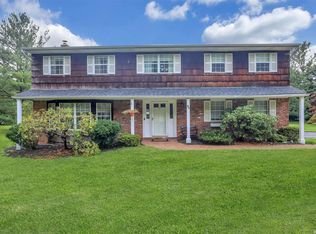 9A Manor Rd N, Greenlawn, NY 11740