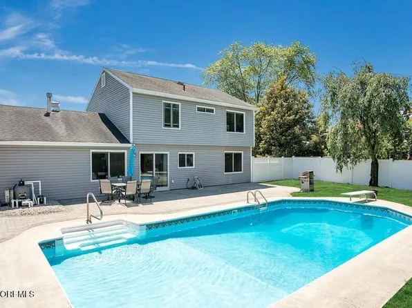 960 Green Hill Blvd, Toms River, NJ 08753