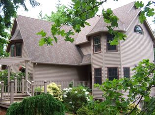 121 Deer Valley Dr, Eugene, OR 97405