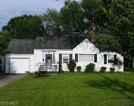 566 Eastland Rd photo 1