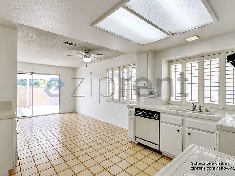 116 N Plymouth Way — Photo 8