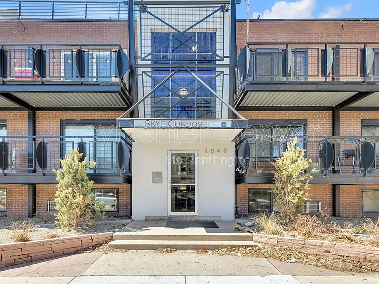 1045 N Clarkson St #207 — Photo 1