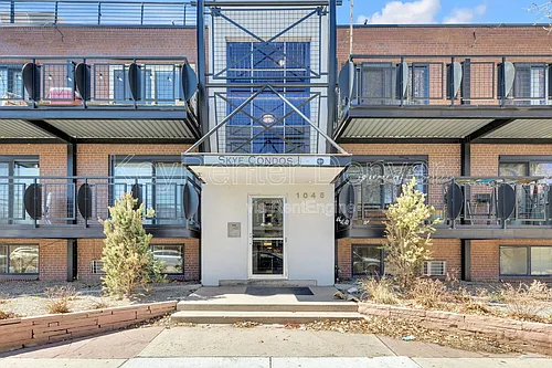 1045 N Clarkson St #207 Photo 1