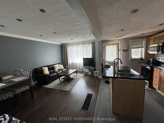 3rd image of 137 Harewood Ave