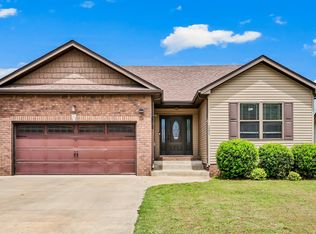 208 Azalea Dr, Oak Grove, KY 42262