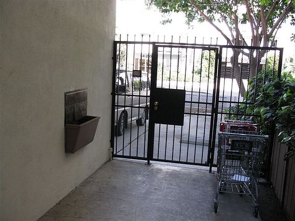 2nd image of 1423 N Fuller Ave APT 8
