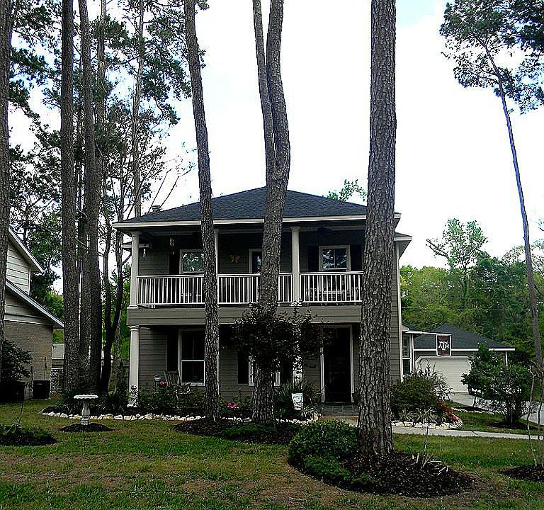 Stately curb appeal