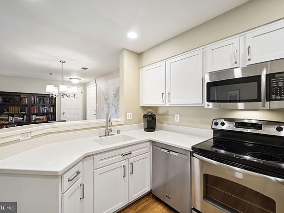 5th image of 1100 Quaker Hill Dr APT 423