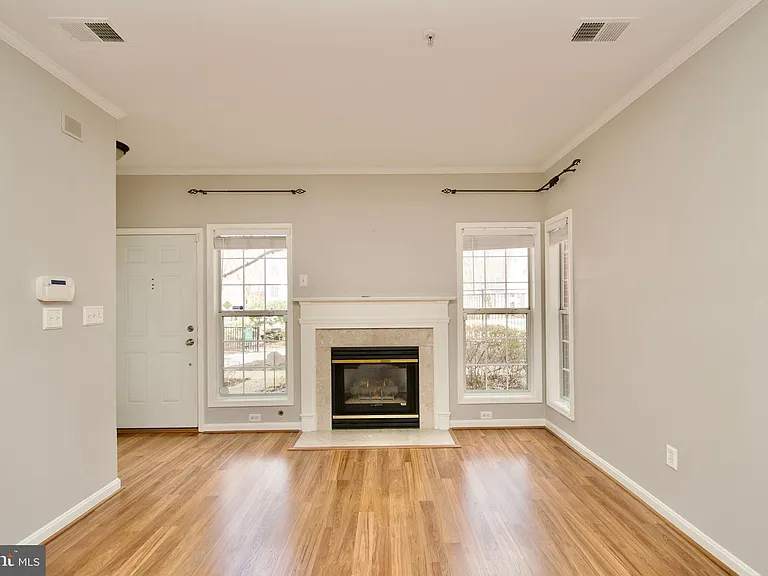 2324 Henshaw Pl #3 — Photo 2