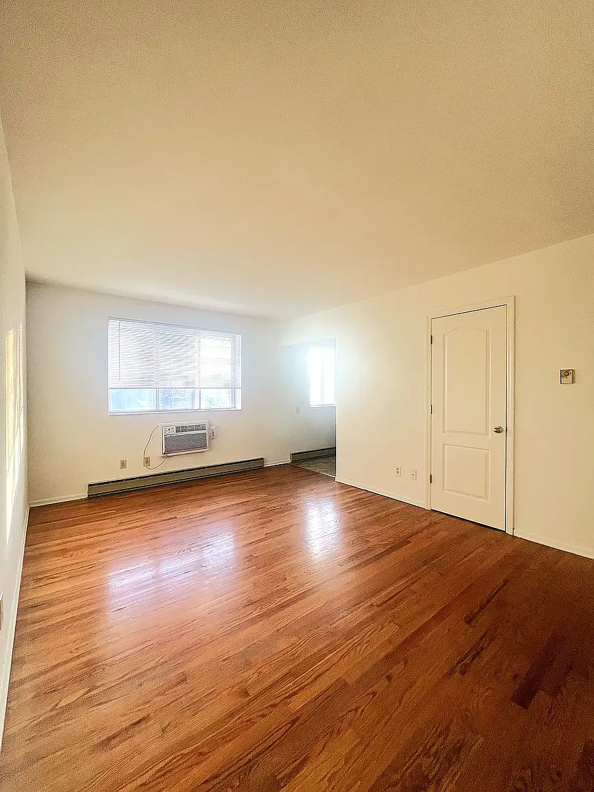 3537 Morganford Rd APT 5 photo 1