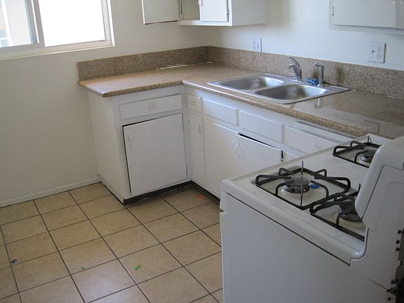 4th image of 14514 Flallon Ave