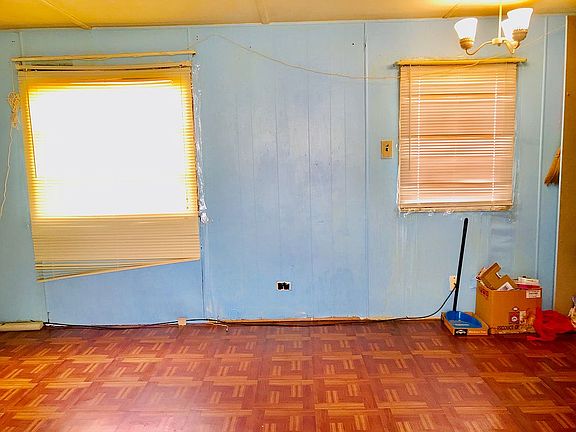 3rd image of 120 Plaza Ct