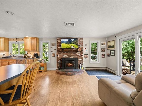 3rd image of 115 Springhill Ave