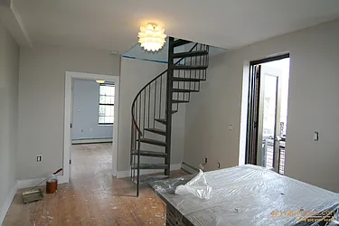 Rented by aptsandlofts.com