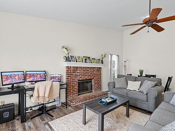 3rd image of 523 Seaton Ct