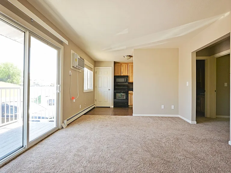 4-Plex Apartment on North Hill! 1515 12th St. NW! — Photo 7