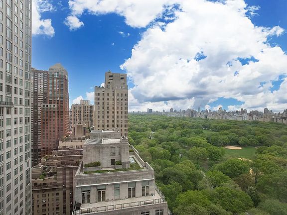 3rd image of 1 Central Park N #28G