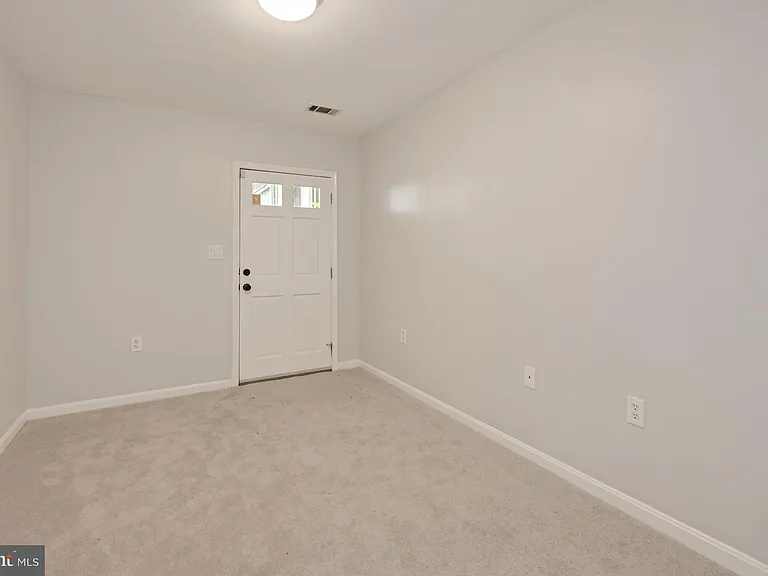 648 C St NE #1 — Photo 15