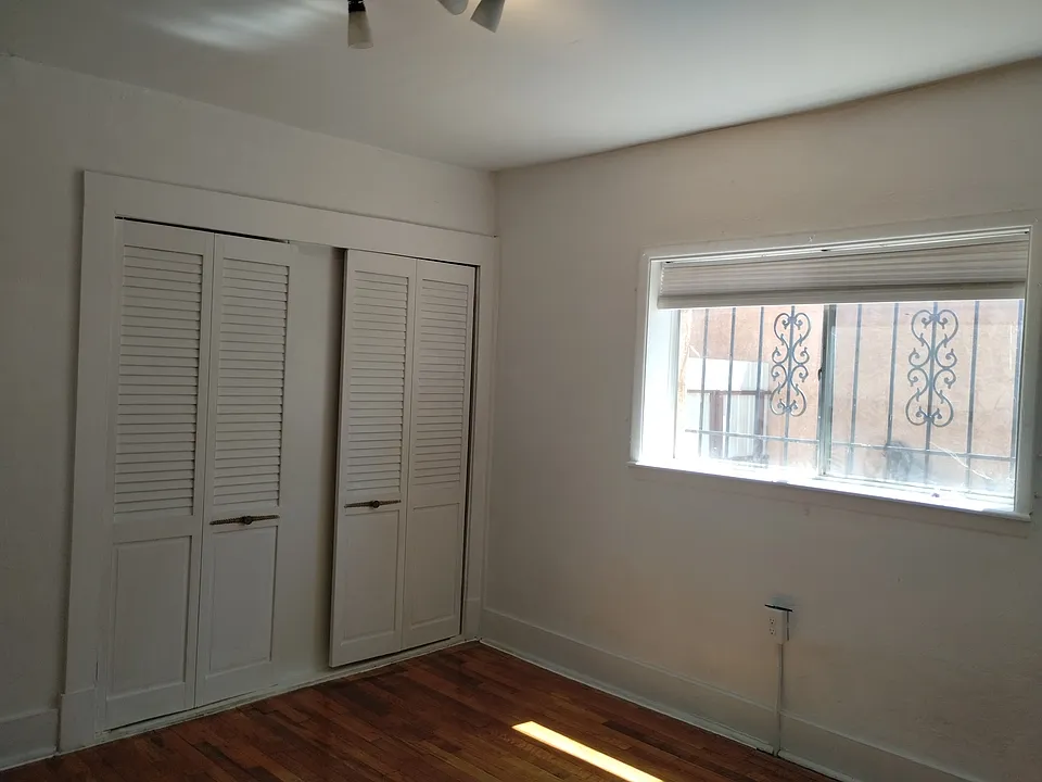 411 Stanford Dr SE