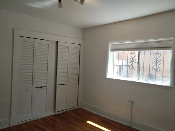 411 Stanford Dr SE, Albuquerque, NM 87106