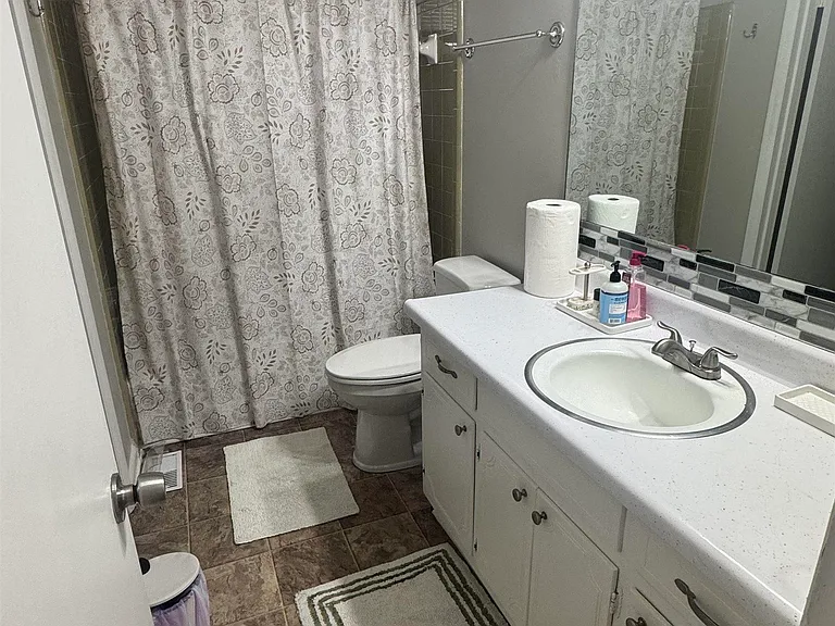 3813 Millbrae Dr NW — Photo 9