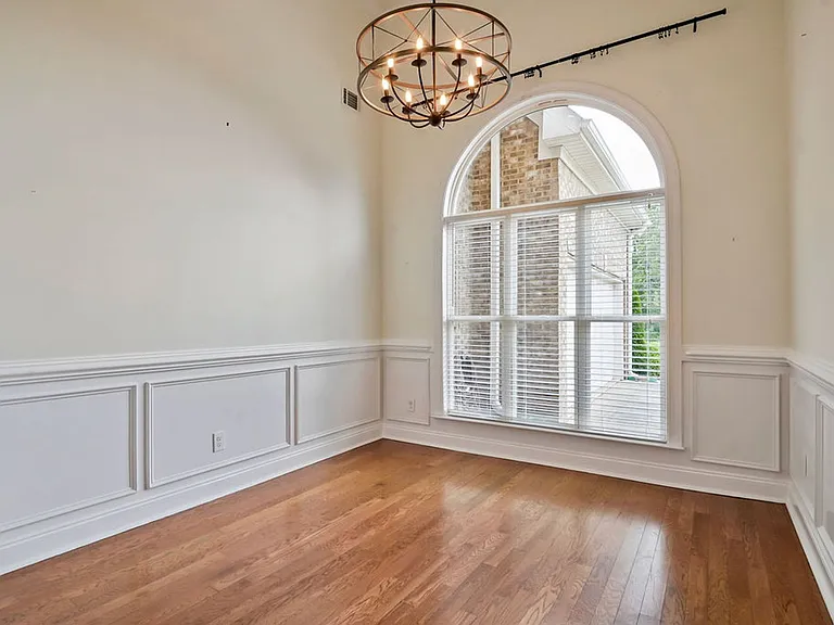 710 Valley St — Photo 17