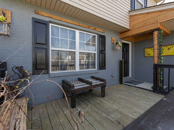 4th image of 643 Astoria Ct