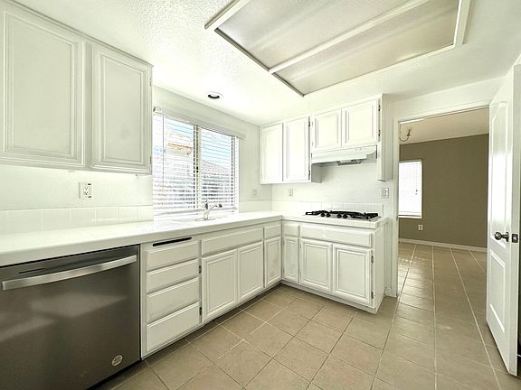 2nd image of 1215 Avenida Floribunda