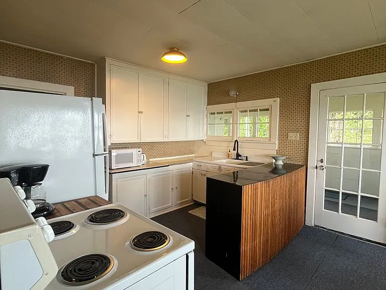 7620 Andrews Beach Rd NE — Photo 16