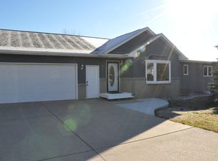 820 E 6th St, Volga, SD 57071