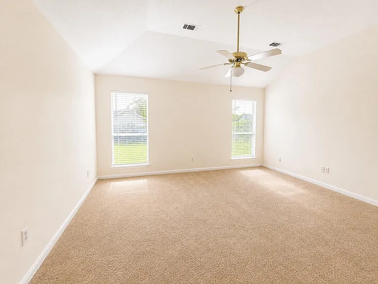 6858 Stillwater Dr — Photo 7