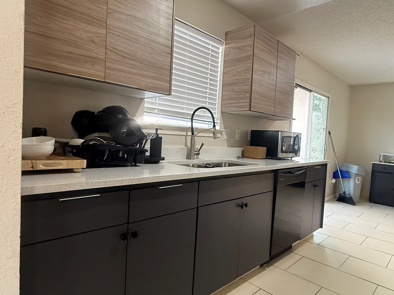 4 bed, 2.5 bath, 1887 sqft, $2,250 — Photo 4