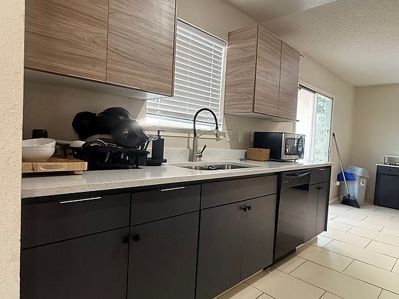 4th image of 524 Covington Ridge Way