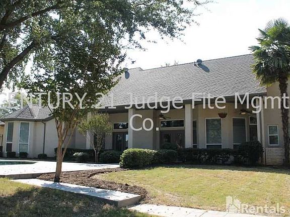 4th image of 202 Willow Bend Ct