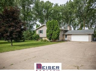 635 Spruce St, Omro, WI 54963