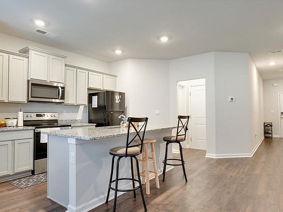 5th image of 5440 Thrasher Ln