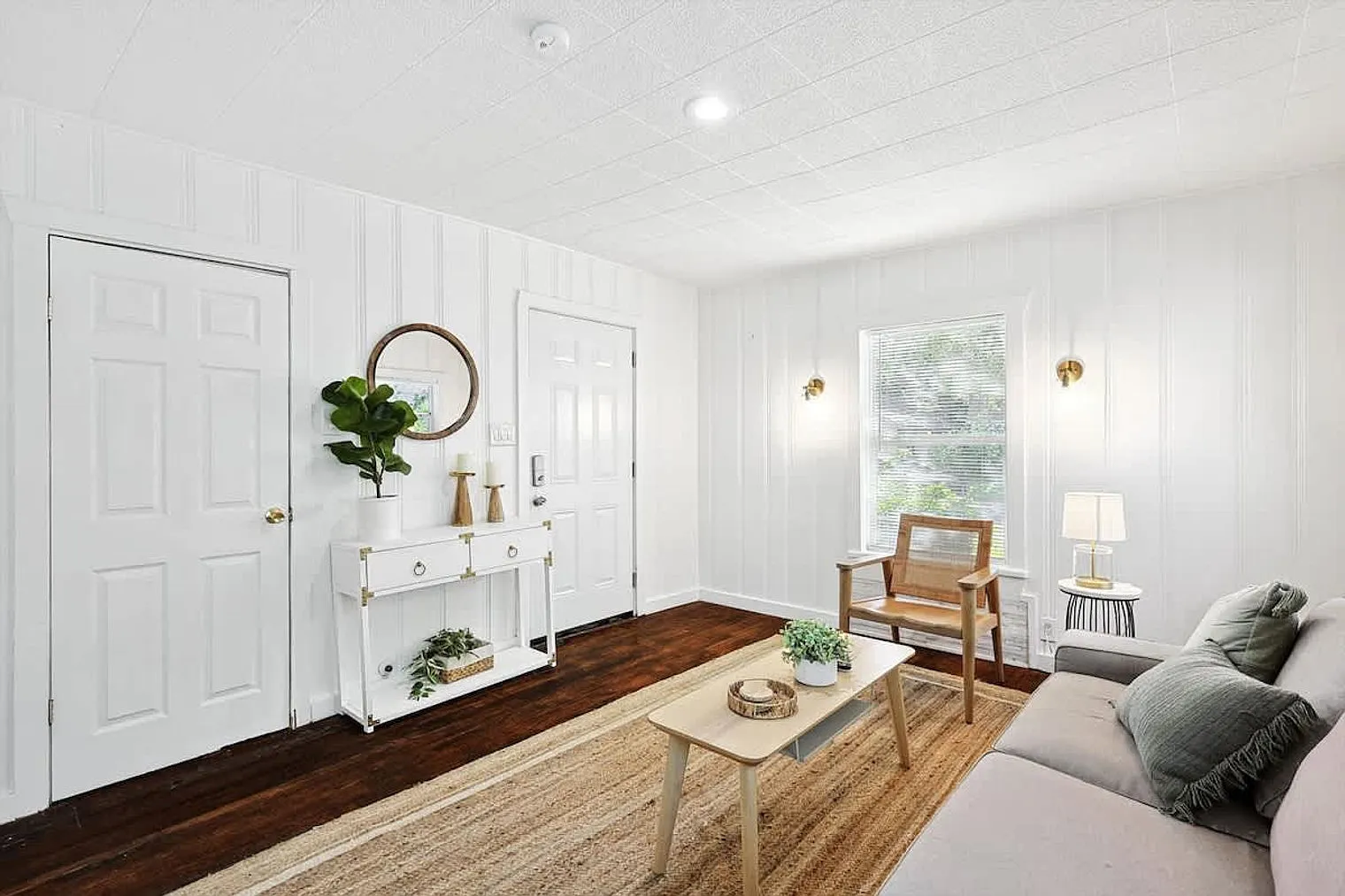 1 bed, 1.0 bath, 592 sqft, $3,371 — Photo 2