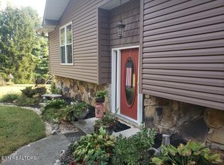 6011 Renee Rd, Corryton, TN 37721