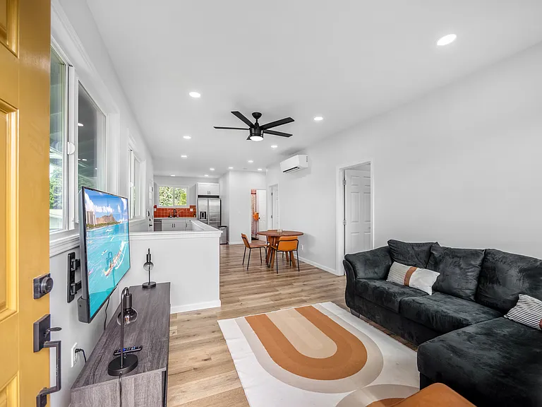 1576 California Ave #A — Photo 3