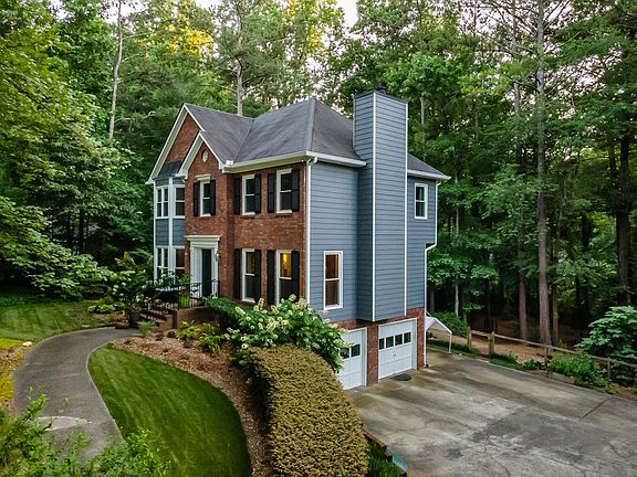 4th image of 1071 Atherton Ln